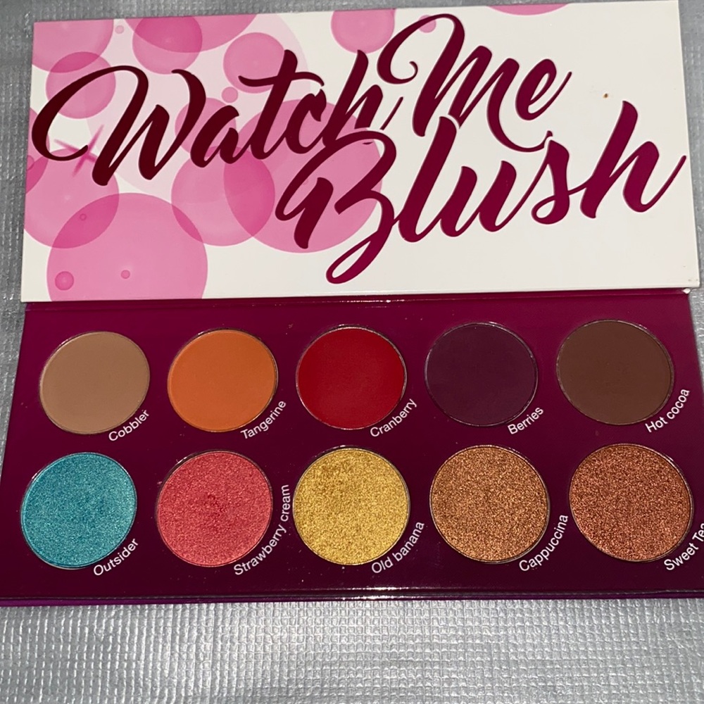 Watch Me Blush Palette